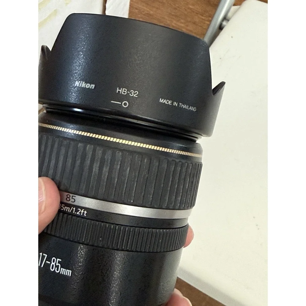 Canon EF-S IS USM 17-85mm f/4.0-5.6 EF IS EF-S USM Lens With Nikon Hb-32